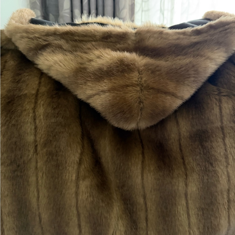 Luxurious Brown Faux Fur Coat - Picture 4 of 12
